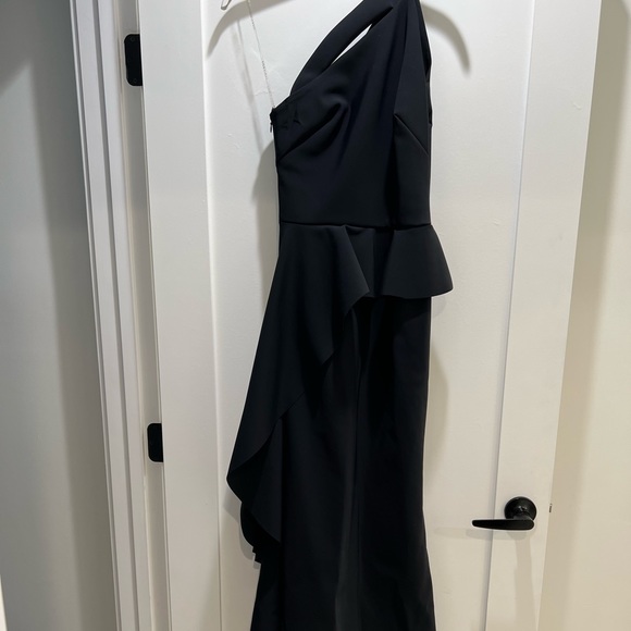 Black one shoulder evening gown - Picture 7 of 8